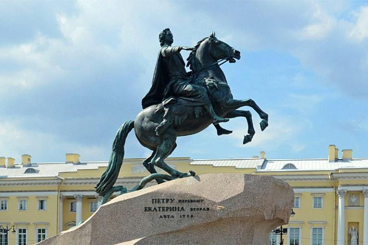 Тур «День Защитника Отечества в Петербурге», 3 дня