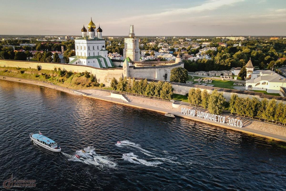 НЕ-ТИПИЧНО ПСКОВСКИЕ ДАЛИ (3 дня) поездом из Москвы