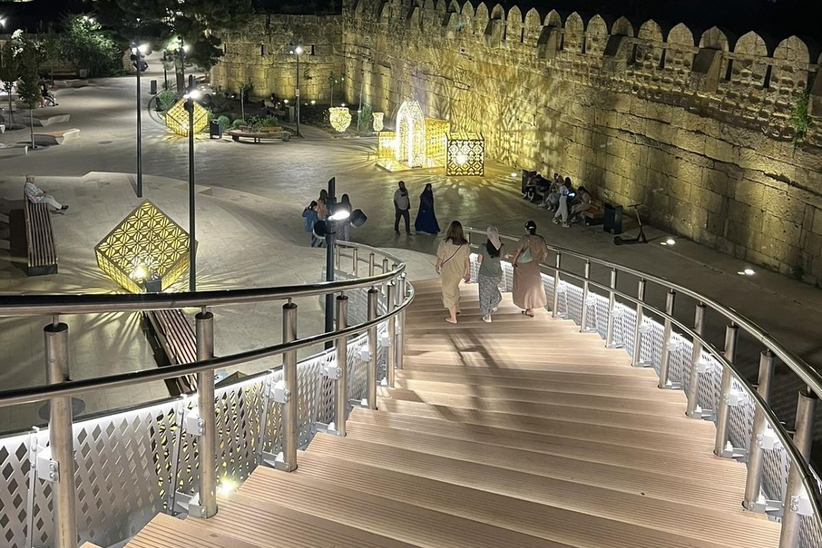 Дербент и Экраноплан лунь