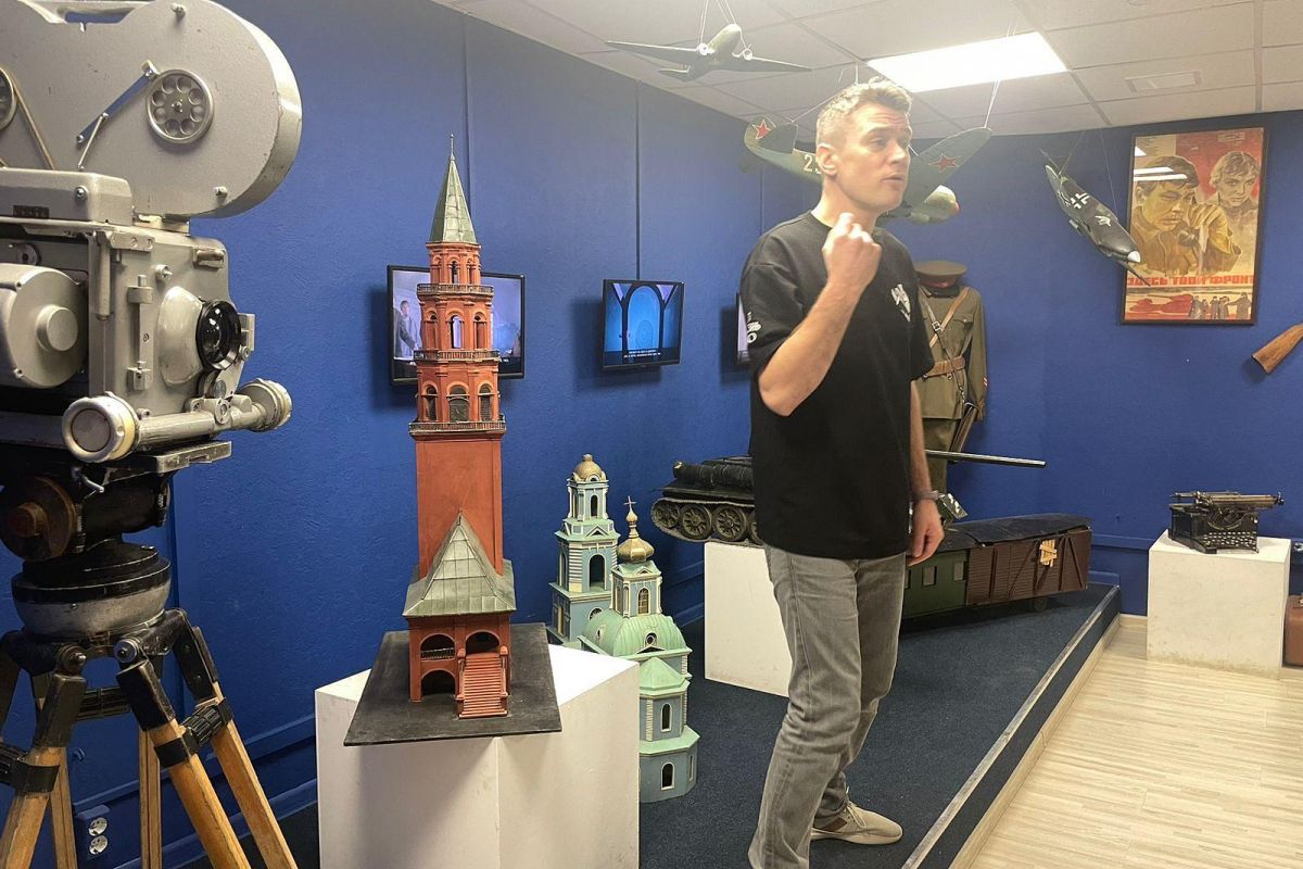 Тур в Екатеринбург из Тюмени (Ново-Тихвинский монастырь, музей Камнерезного и ювелирного дела, мастер-класс, обзорная, завтрак и обед.)