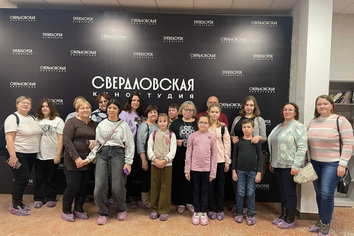 Тур в Екатеринбург из Тюмени (Ново-Тихвинский монастырь, музей Камнерезного и ювелирного дела, мастер-класс, обзорная, завтрак и обед.)