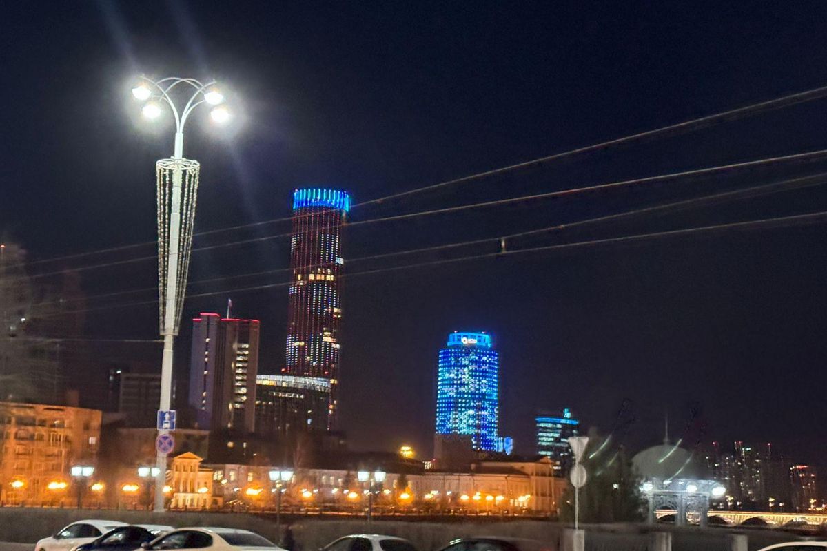 Тур в Екатеринбург из Тюмени (Ново-Тихвинский монастырь, музей Камнерезного и ювелирного дела, мастер-класс, обзорная, завтрак и обед.)