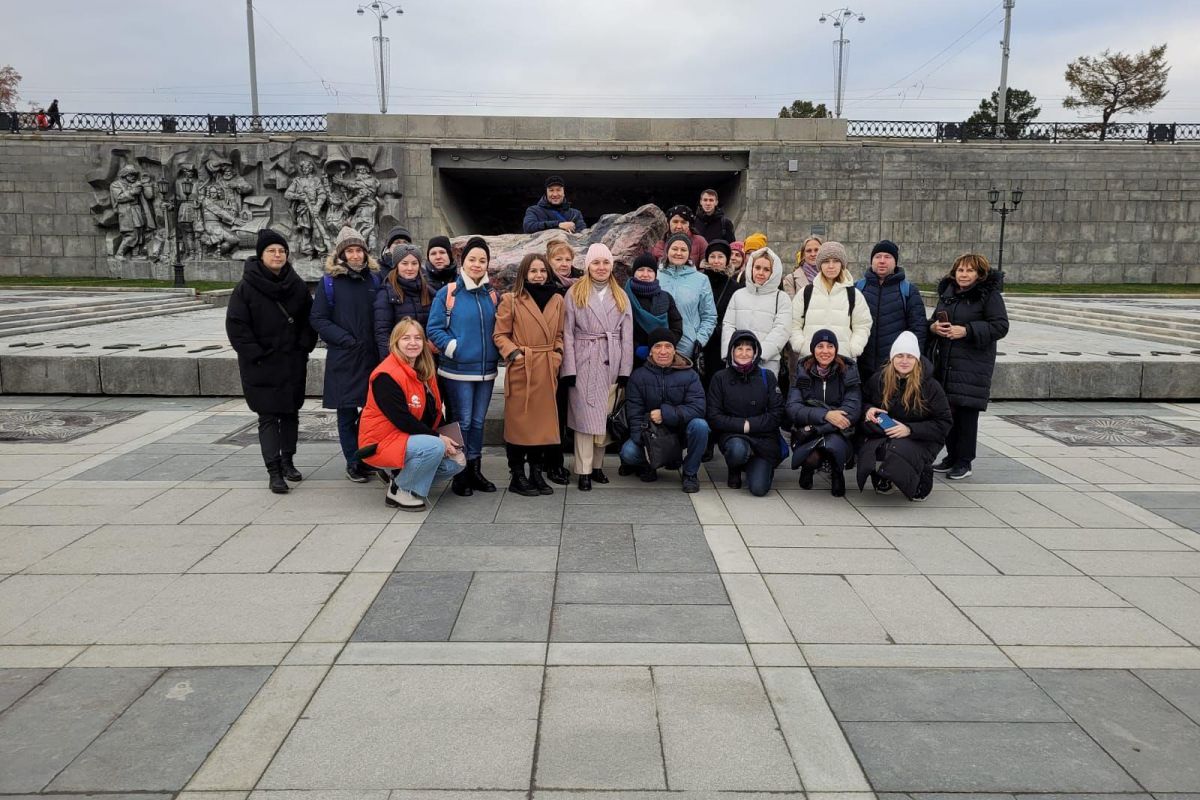 Тур в Екатеринбург из Тюмени (Ново-Тихвинский монастырь, музей Камнерезного и ювелирного дела, мастер-класс, обзорная, завтрак и обед.)